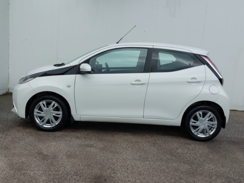 Used Toyota AYGO 2017 for sale - 76331642: Photo 4