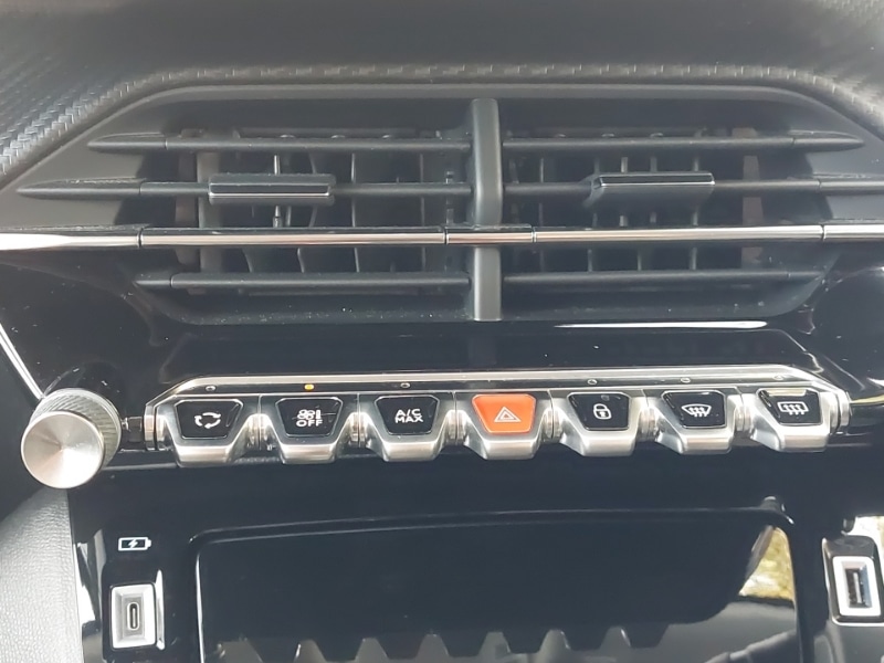 Used Peugeot 2008 2021 for sale - 76435129: Photo 11