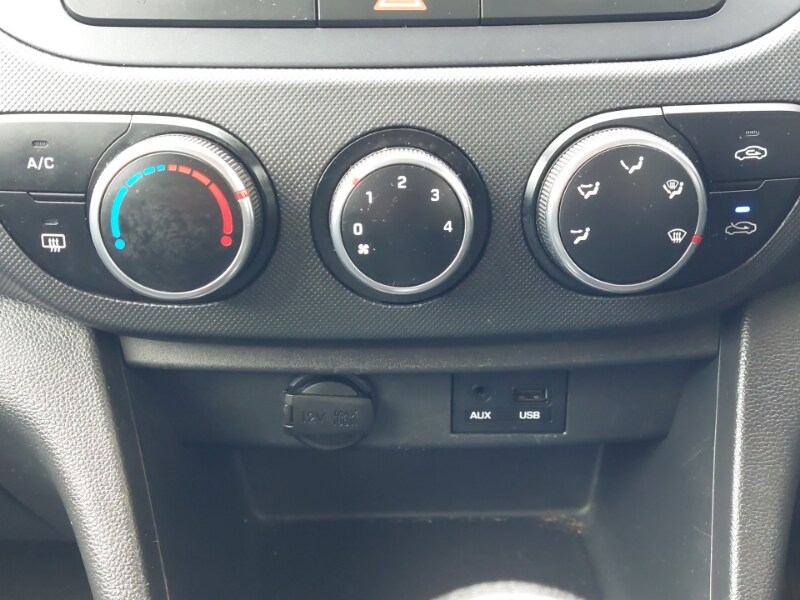 Used Hyundai i10 2017 for sale - 77907329: Photo 11