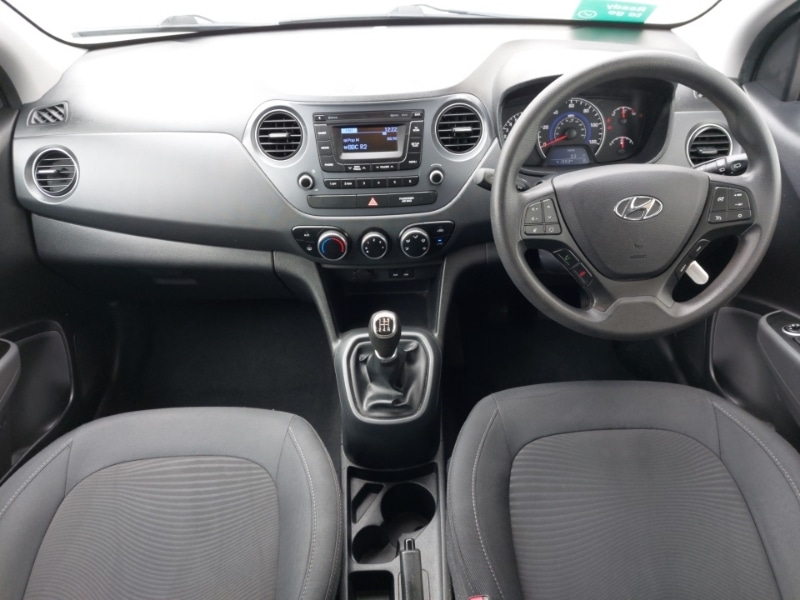 Used Hyundai i10 2017 for sale - 77907329: Photo 2
