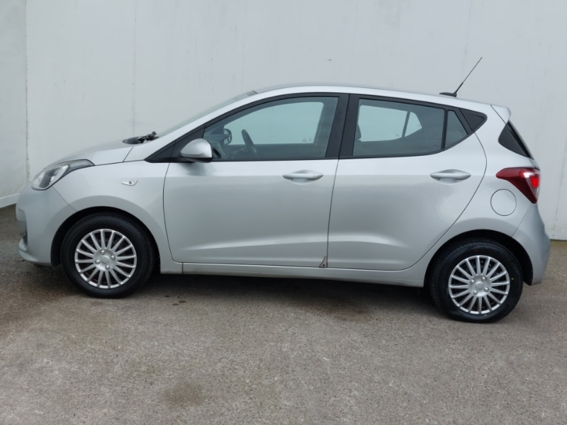 Used Hyundai i10 2017 for sale - 77907329: Photo 4