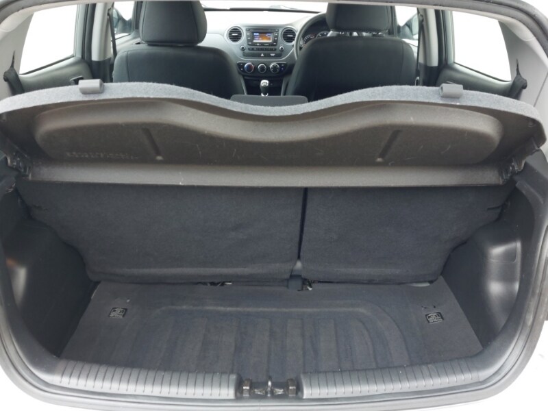 Used Hyundai i10 2017 for sale - 77907329: Photo 8