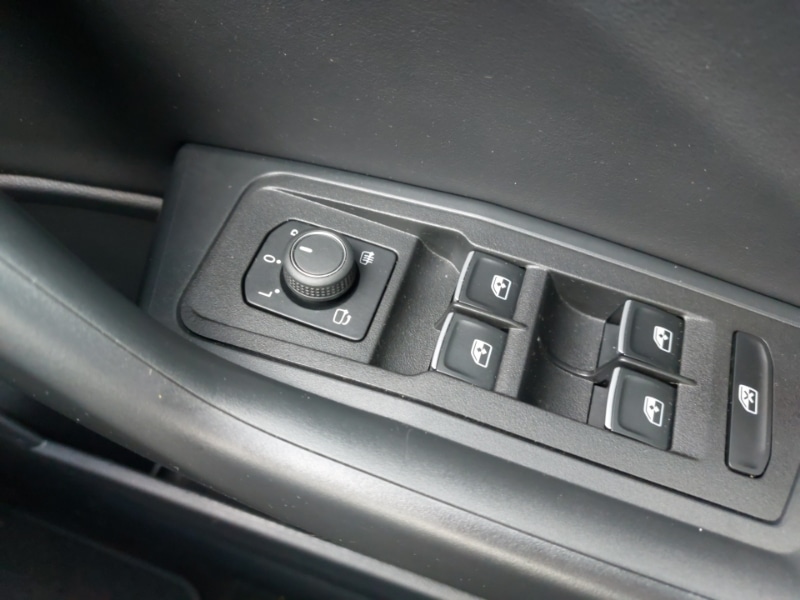 Used Volkswagen T-Roc 2024 for sale - 76271970: Photo 13