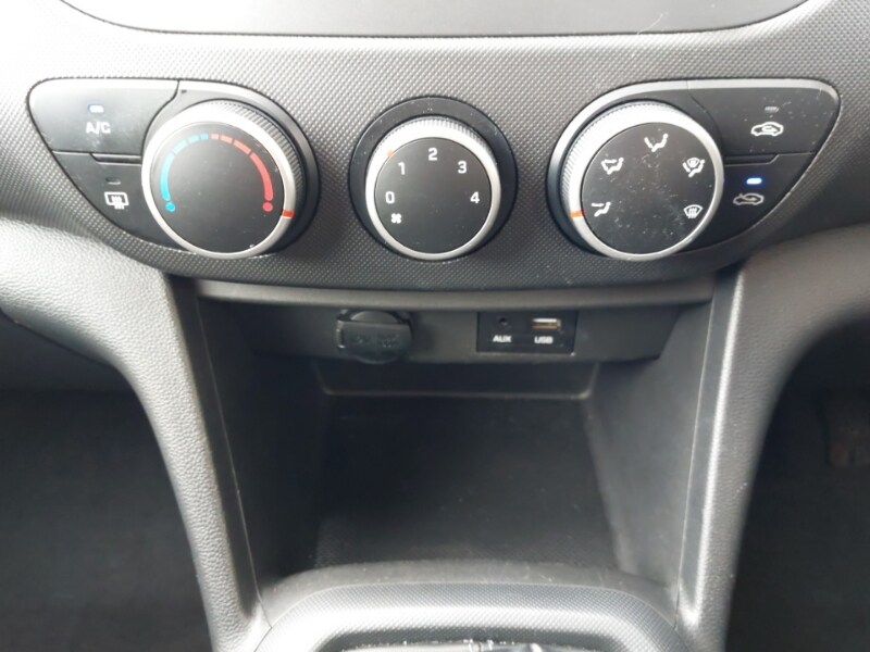 Used Hyundai i10 2018 for sale - 76721926: Photo 11