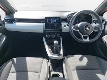 Used Renault Clio 2021 for sale - 75240899: Photo