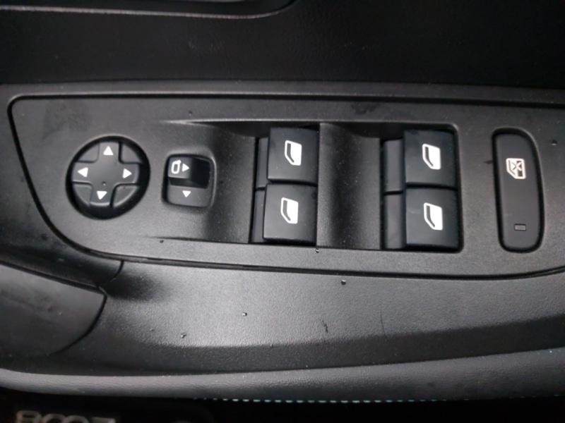 Used Peugeot 2008 2021 for sale - 76763559: Photo 18