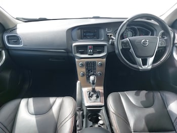 Used Volvo V40 2016 for sale - 75629394: Photo