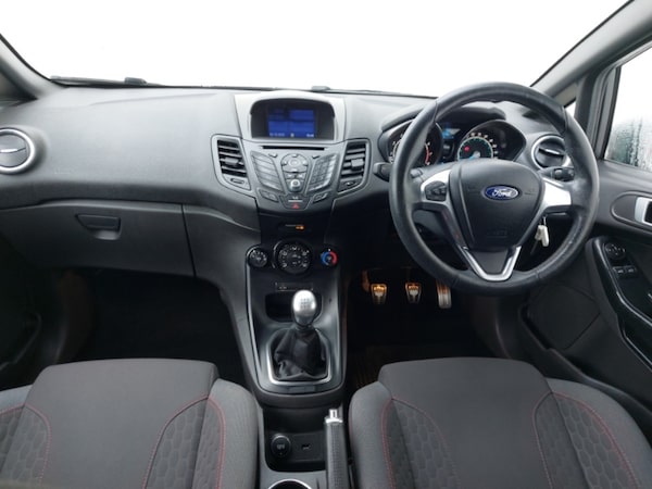 Used Ford Fiesta 2016 for sale - 76191603: Photo 2