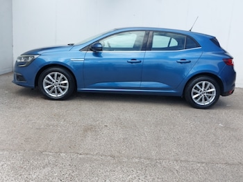 Used Renault Megane 2017 for sale - 79100924: Photo