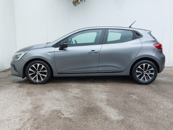 Used Renault Clio 2023 for sale - 79567080: Photo