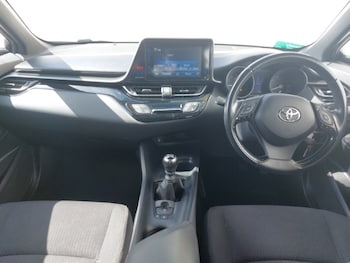 Used Toyota C-HR 2018 for sale - 75640864: Photo