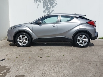 Used Toyota C-HR 2018 for sale - 75640864: Photo