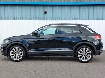 Used Volkswagen T-Roc 2018 for sale - 77548731: Photo
