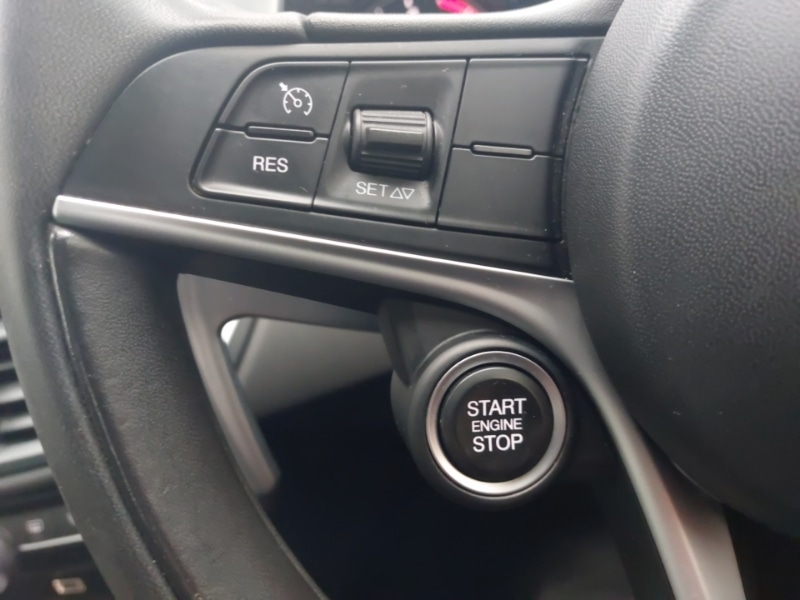 Used Alfa Romeo Giulia 2017 for sale - 76815761: Photo 14