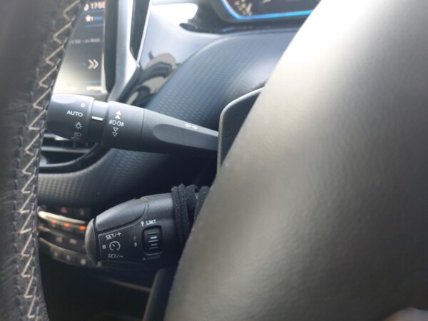 Used Peugeot 2008 2018 for sale - 76238456: Photo 16