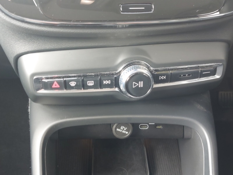 Used Volvo XC40 2024 for sale - 76732061: Photo 11