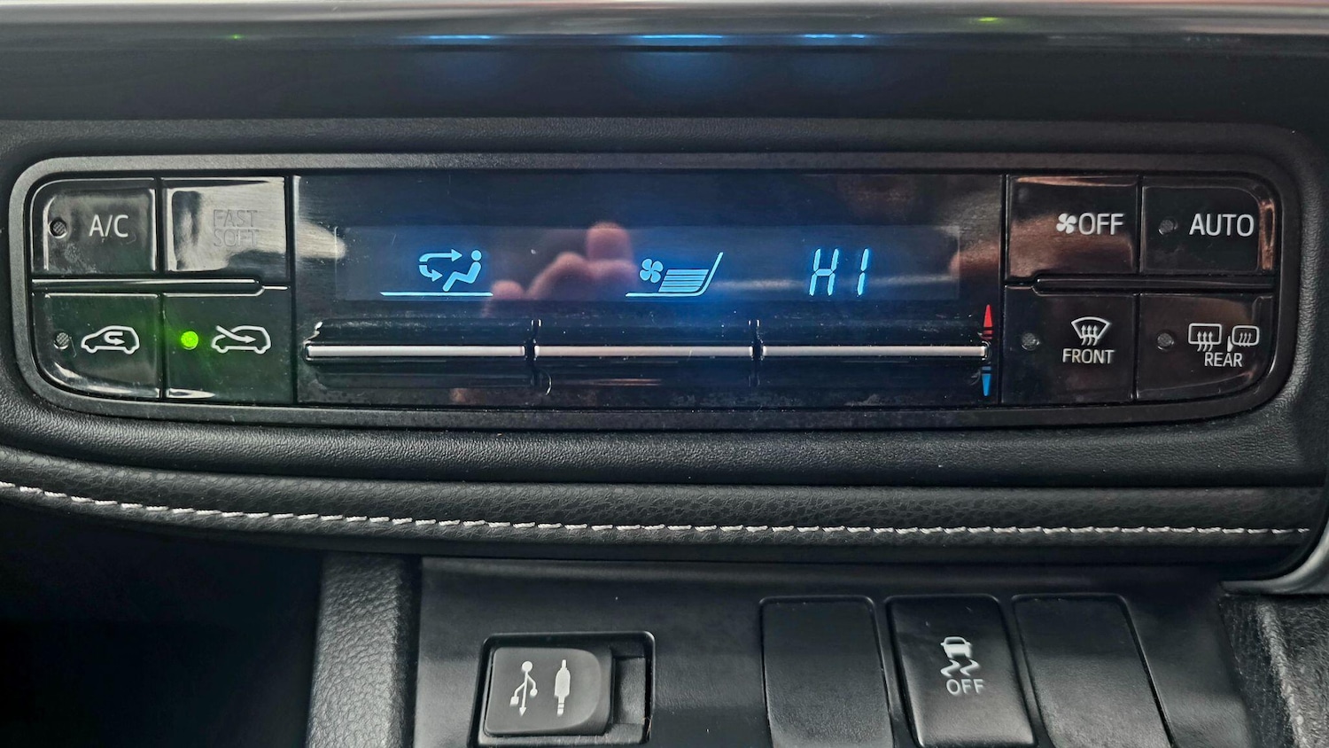 Used Toyota Auris 2017 for sale - 77537470: Photo 29