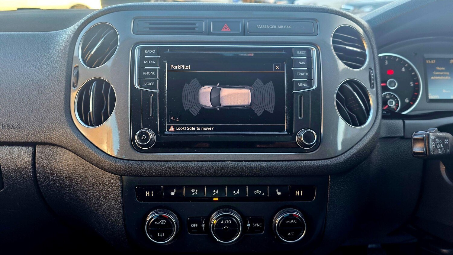 Used Volkswagen Tiguan 2015 for sale - 77351359: Photo 30