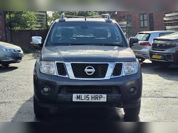 Used Nissan Navara 2015 for sale - 79794736: Photo