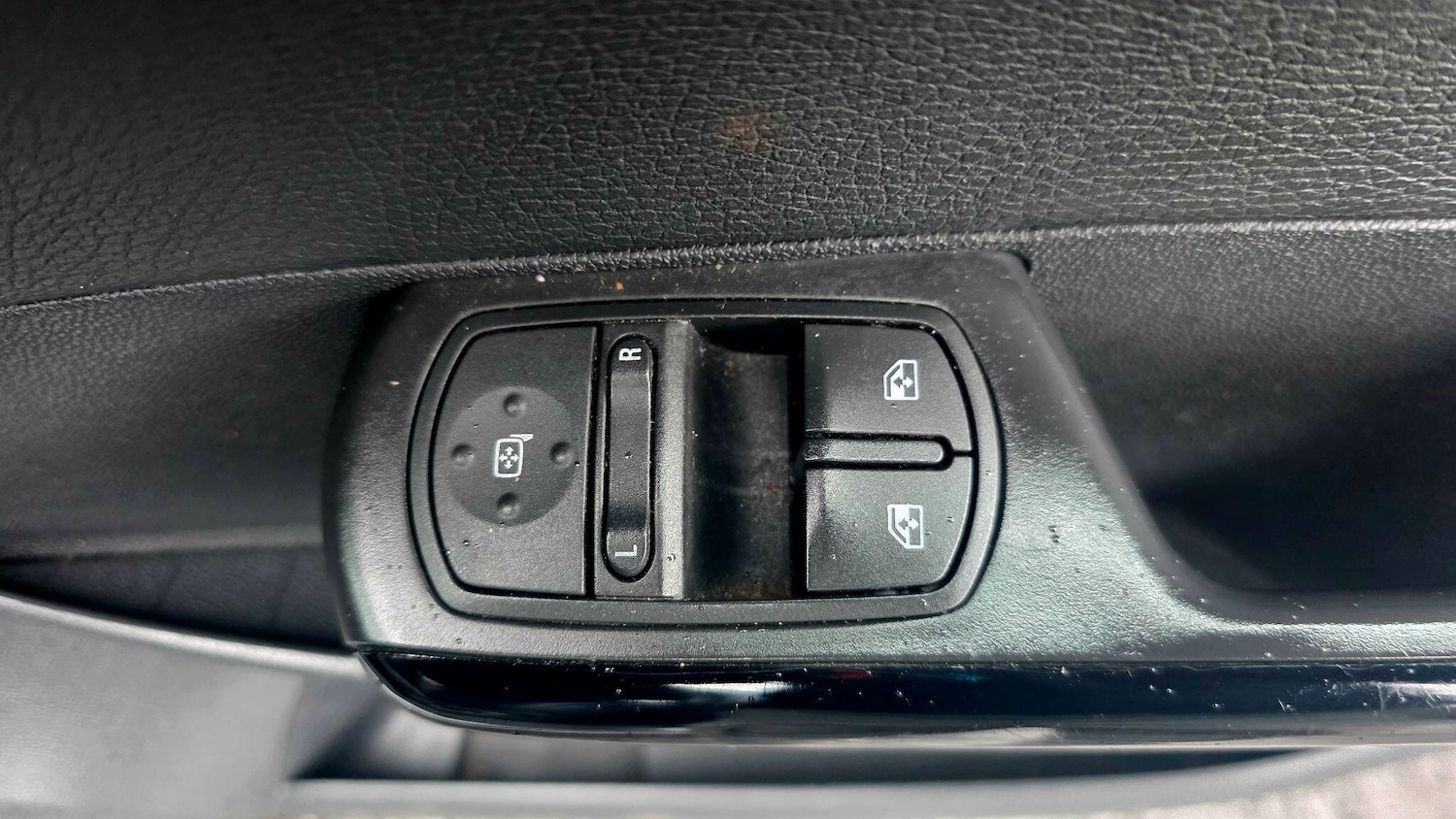 Used Vauxhall Corsa 2012 for sale - 77345658: Photo 19