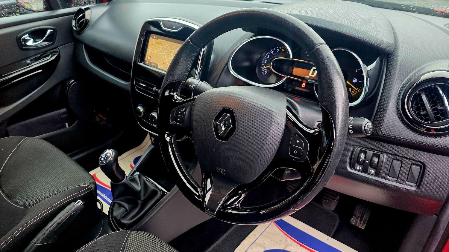 Used Renault Clio 2014 for sale - 77029272: Photo 25