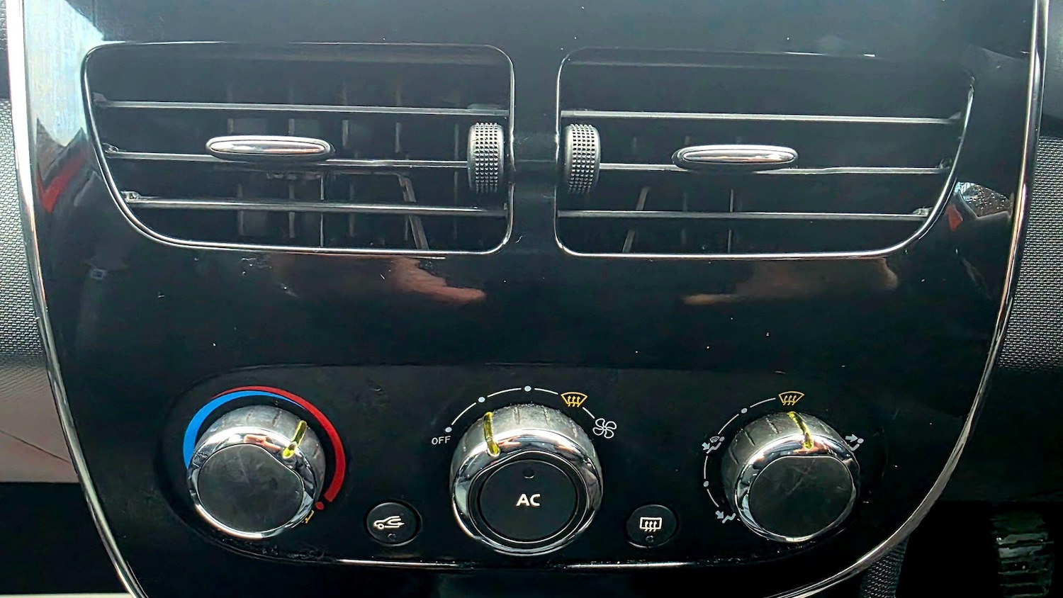 Used Renault Clio 2014 for sale - 77029272: Photo 28