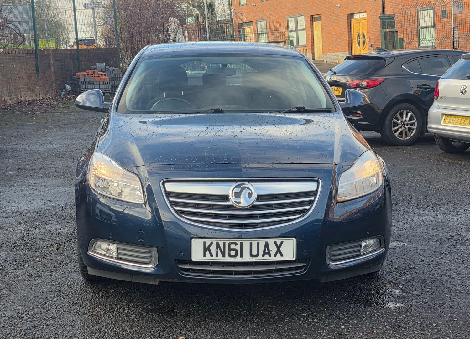 Used Vauxhall Insignia 2011 for sale - 77029559: Photo 2