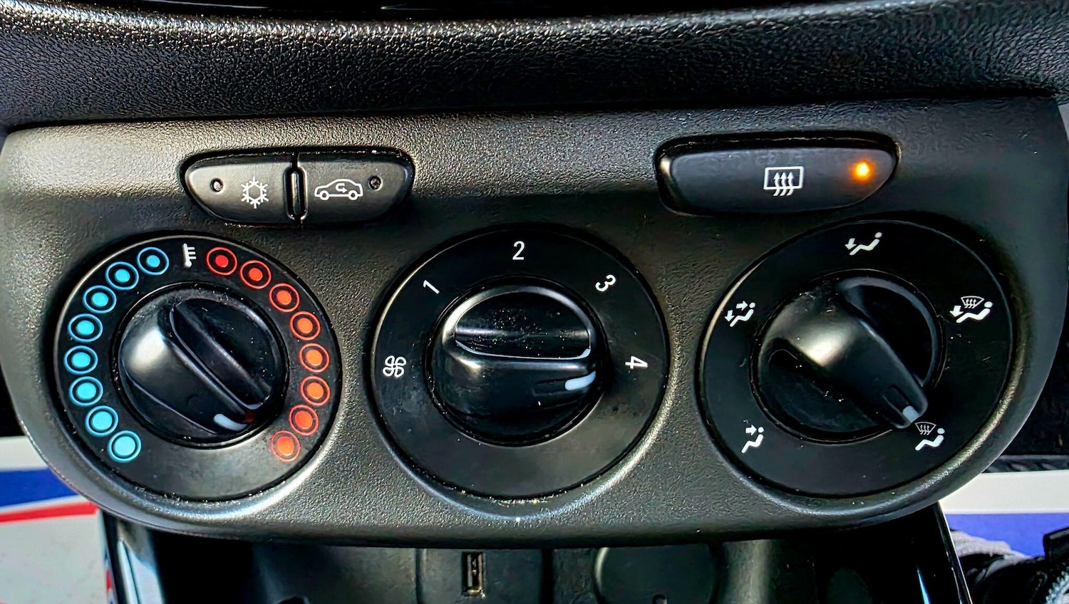 Used Vauxhall Corsa 2016 for sale - 77097762: Photo 24