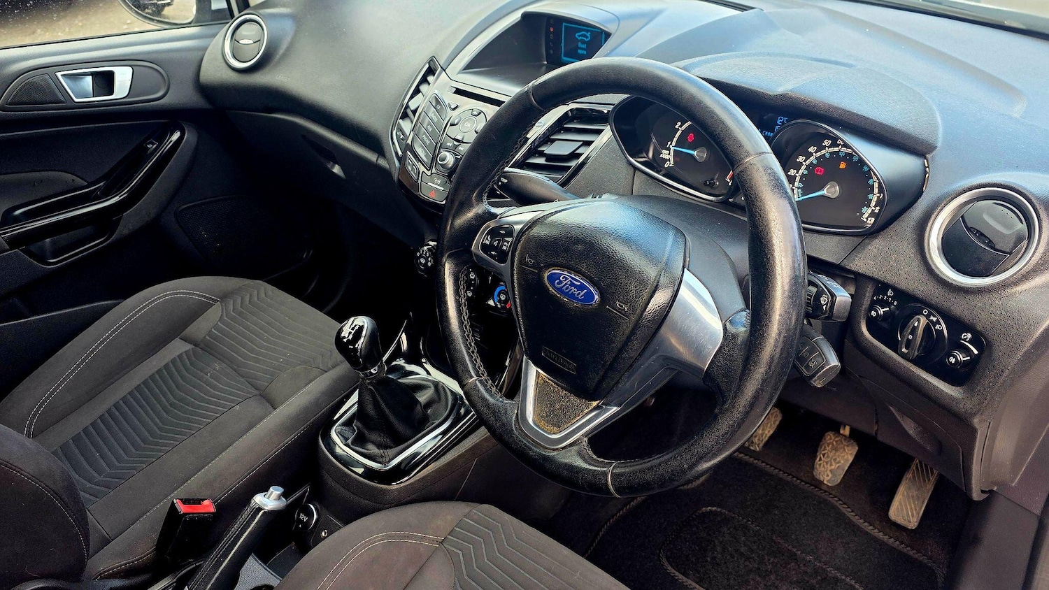 Used Ford Fiesta 2015 for sale - 78072332: Photo 23