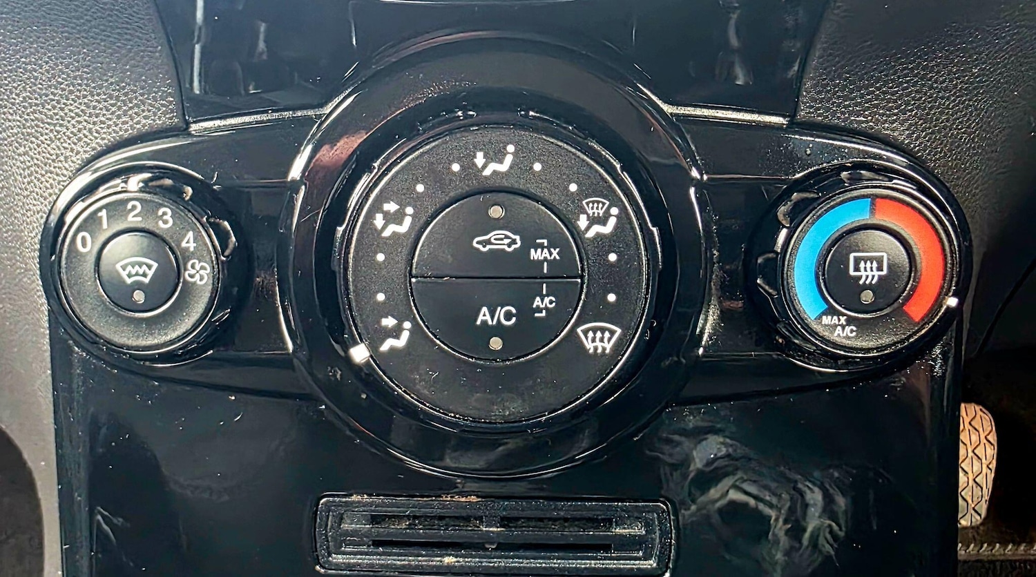 Used Ford Fiesta 2015 for sale - 78072332: Photo 24