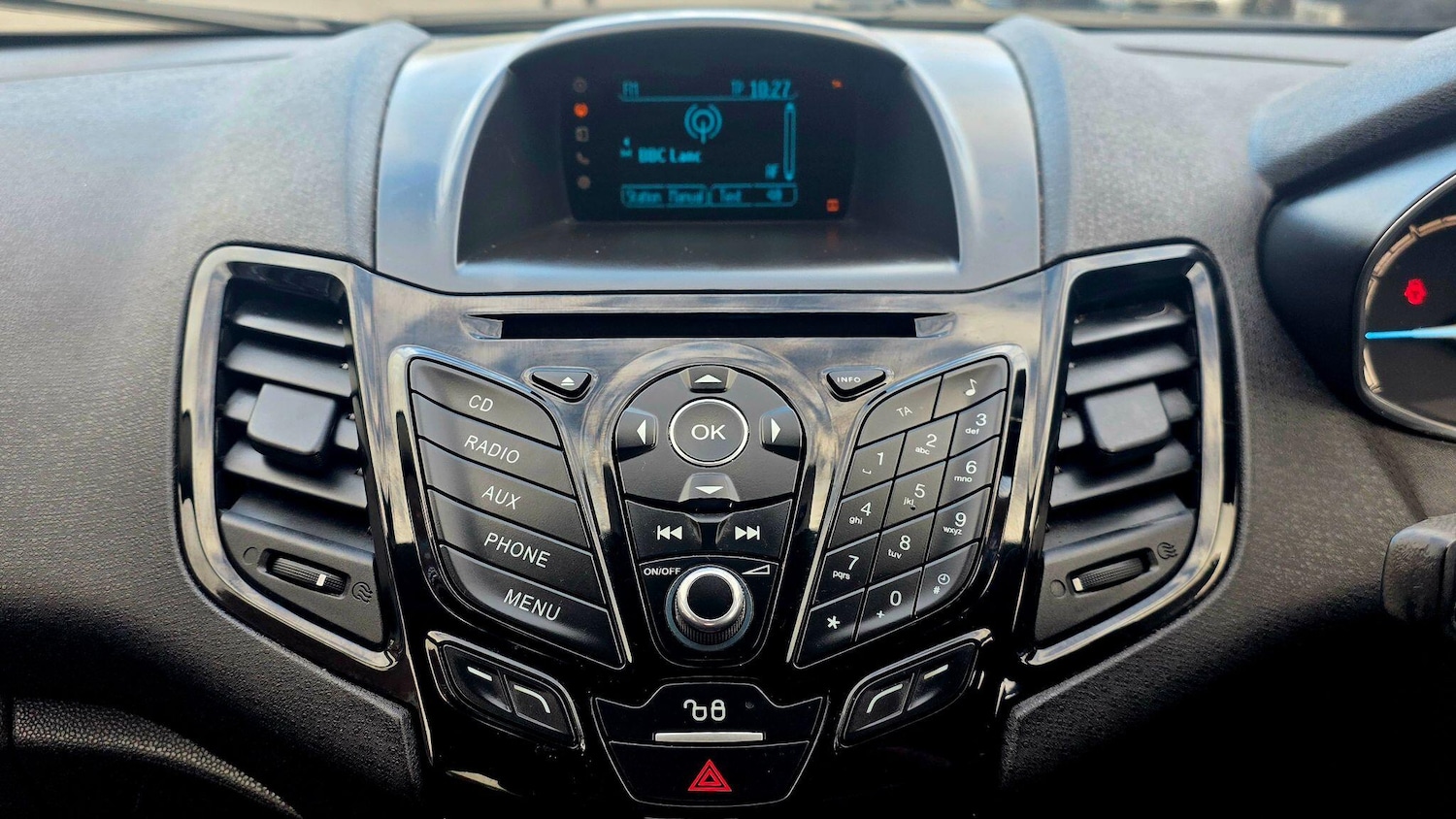 Used Ford Fiesta 2015 for sale - 78072332: Photo 25