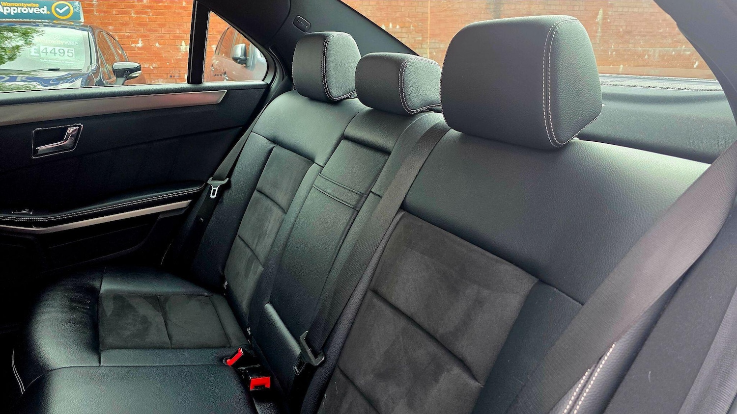 Used Mercedes-Benz E Class 2011 for sale - 77030019: Photo 17