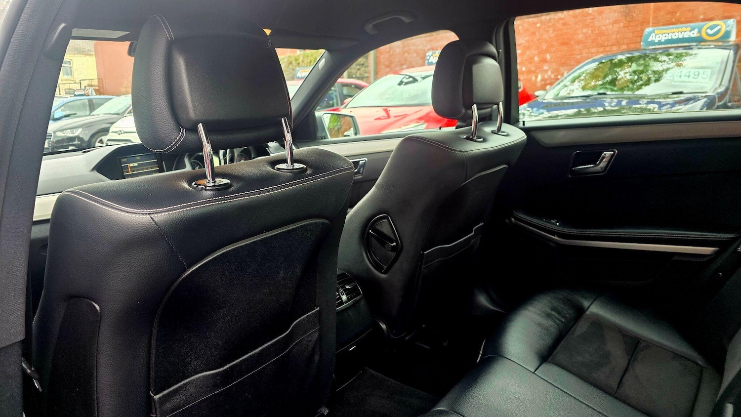 Used Mercedes-Benz E Class 2011 for sale - 77030019: Photo 18