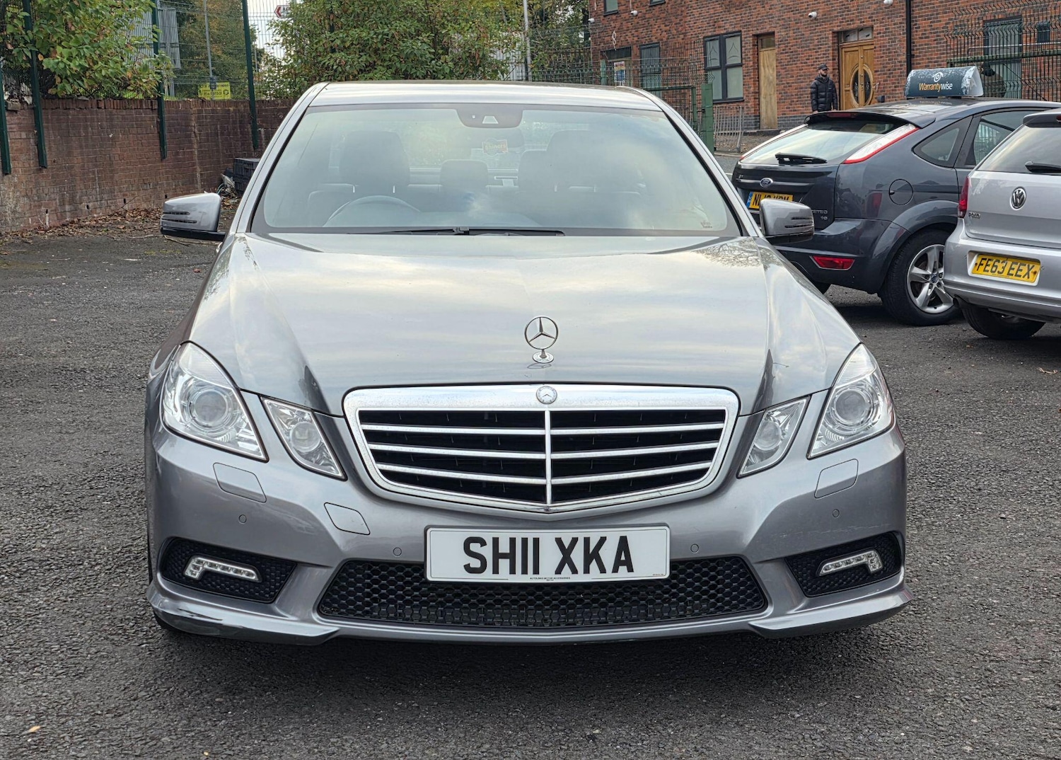 Used Mercedes-Benz E Class 2011 for sale - 77030019: Photo 2