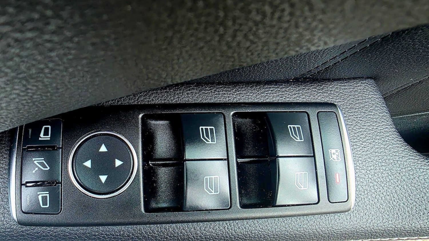 Used Mercedes-Benz E Class 2011 for sale - 77030019: Photo 23