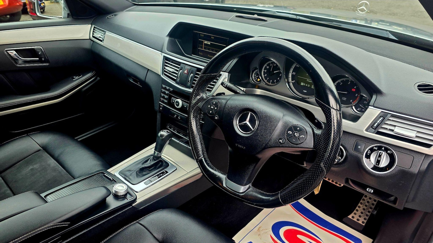 Used Mercedes-Benz E Class 2011 for sale - 77030019: Photo 26