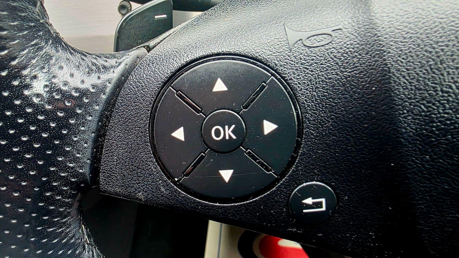 Used Mercedes-Benz E Class 2011 for sale - 77030019: Photo 32