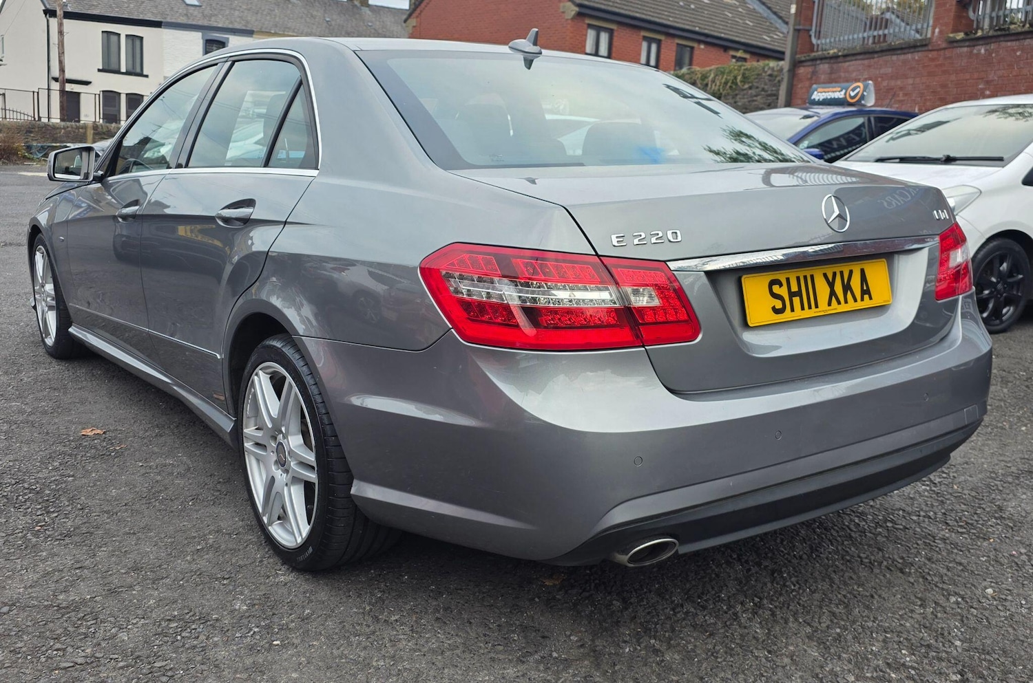 Used Mercedes-Benz E Class 2011 for sale - 77030019: Photo 5