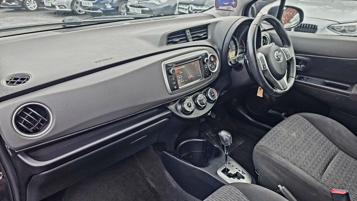 Used Toyota Yaris 2013 for sale - 77633088: Photo 13