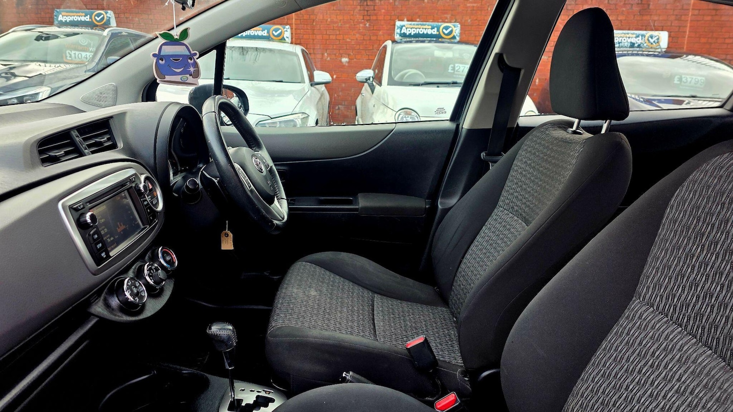 Used Toyota Yaris 2013 for sale - 77633088: Photo 14