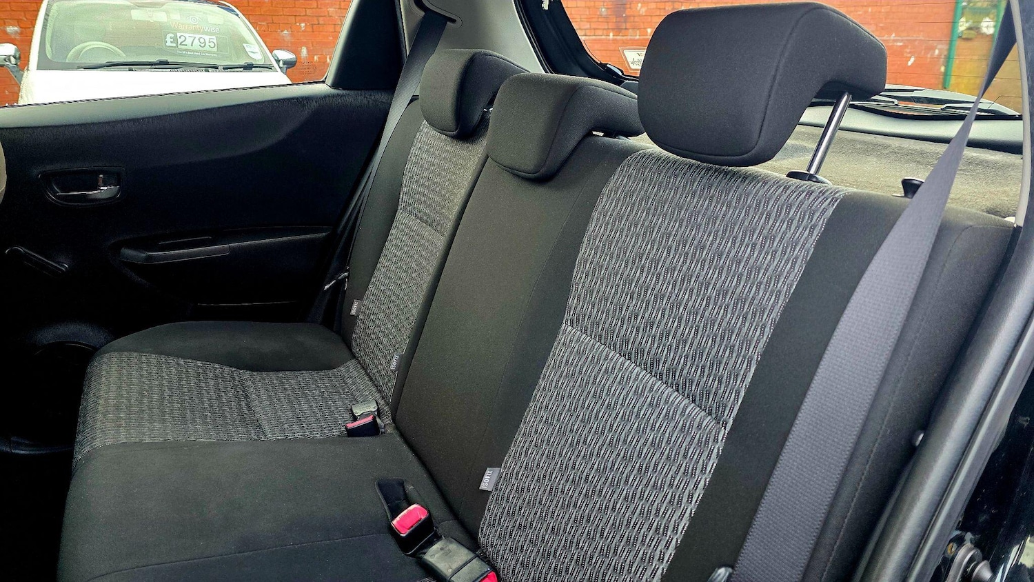 Used Toyota Yaris 2013 for sale - 77633088: Photo 16