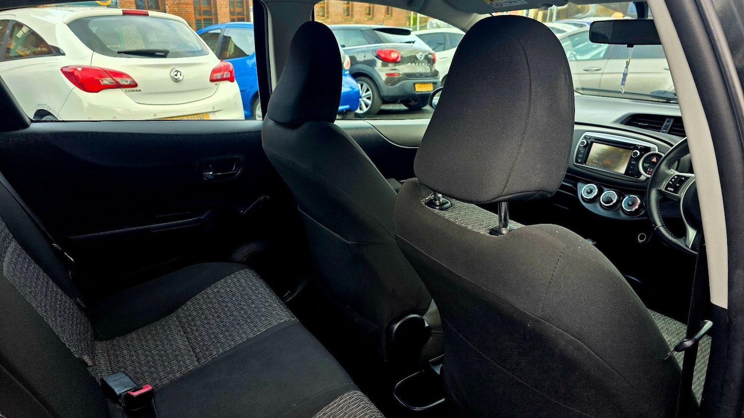 Used Toyota Yaris 2013 for sale - 77633088: Photo 18