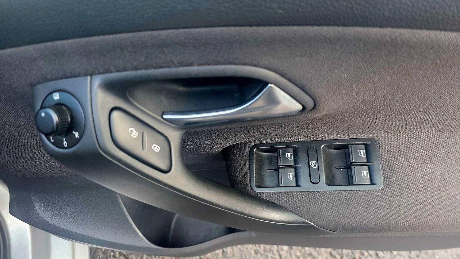 Used Volkswagen Polo 2011 for sale - 77215820: Photo 21