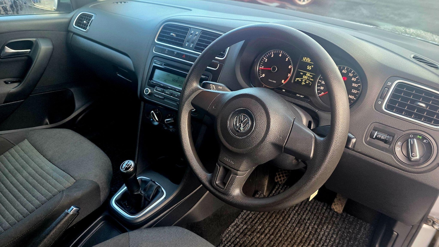 Used Volkswagen Polo 2011 for sale - 77215820: Photo 23