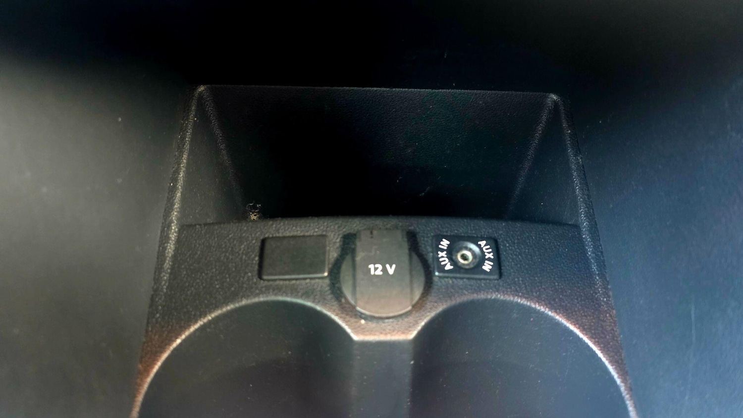 Used Volkswagen Polo 2011 for sale - 77215820: Photo 24