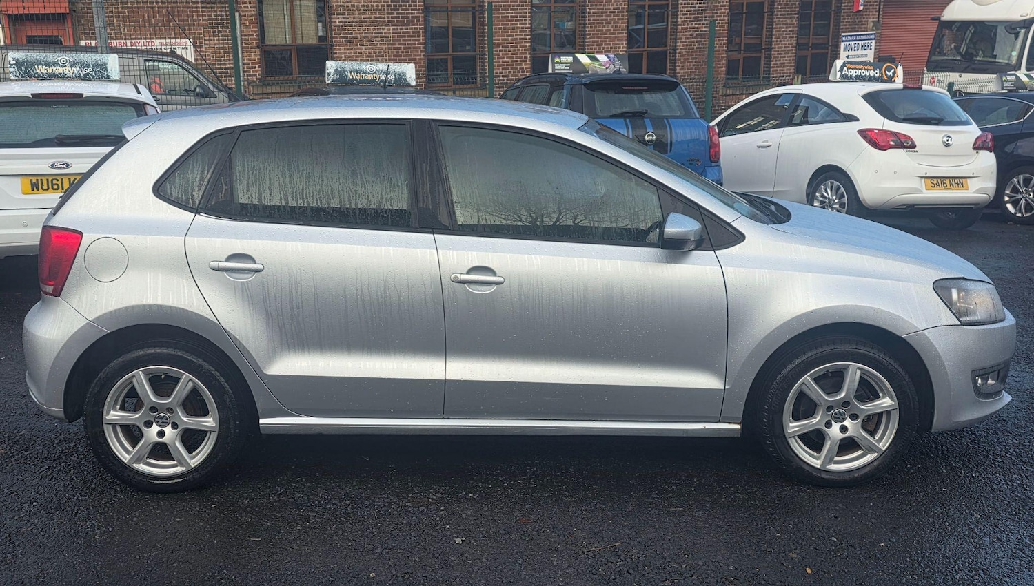 Used Volkswagen Polo 2011 for sale - 77215820: Photo 8