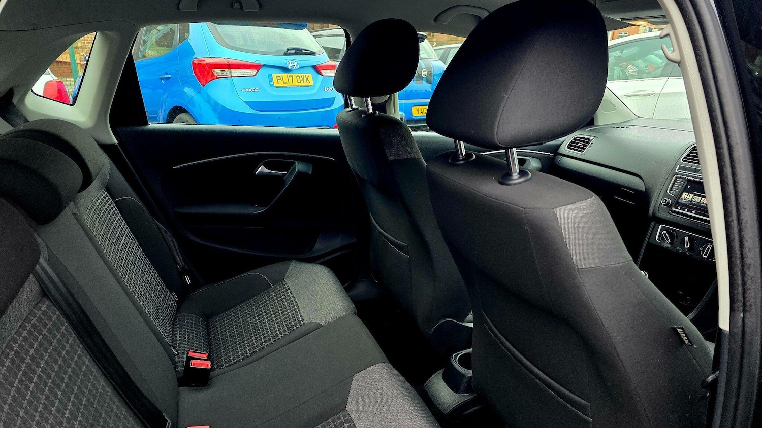 Used Volkswagen Polo 2015 for sale - 77060342: Photo 16