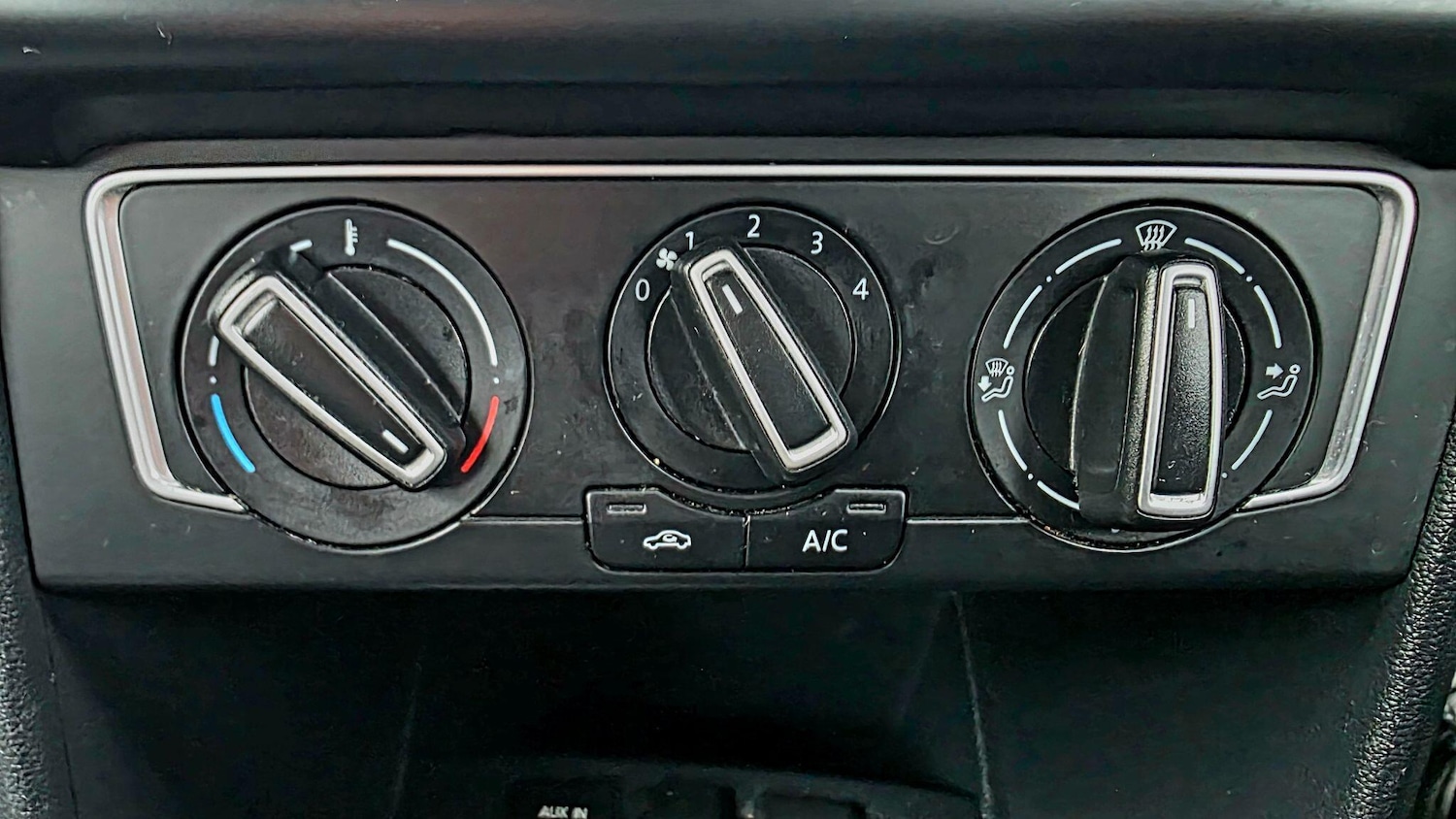 Used Volkswagen Polo 2015 for sale - 77060342: Photo 27