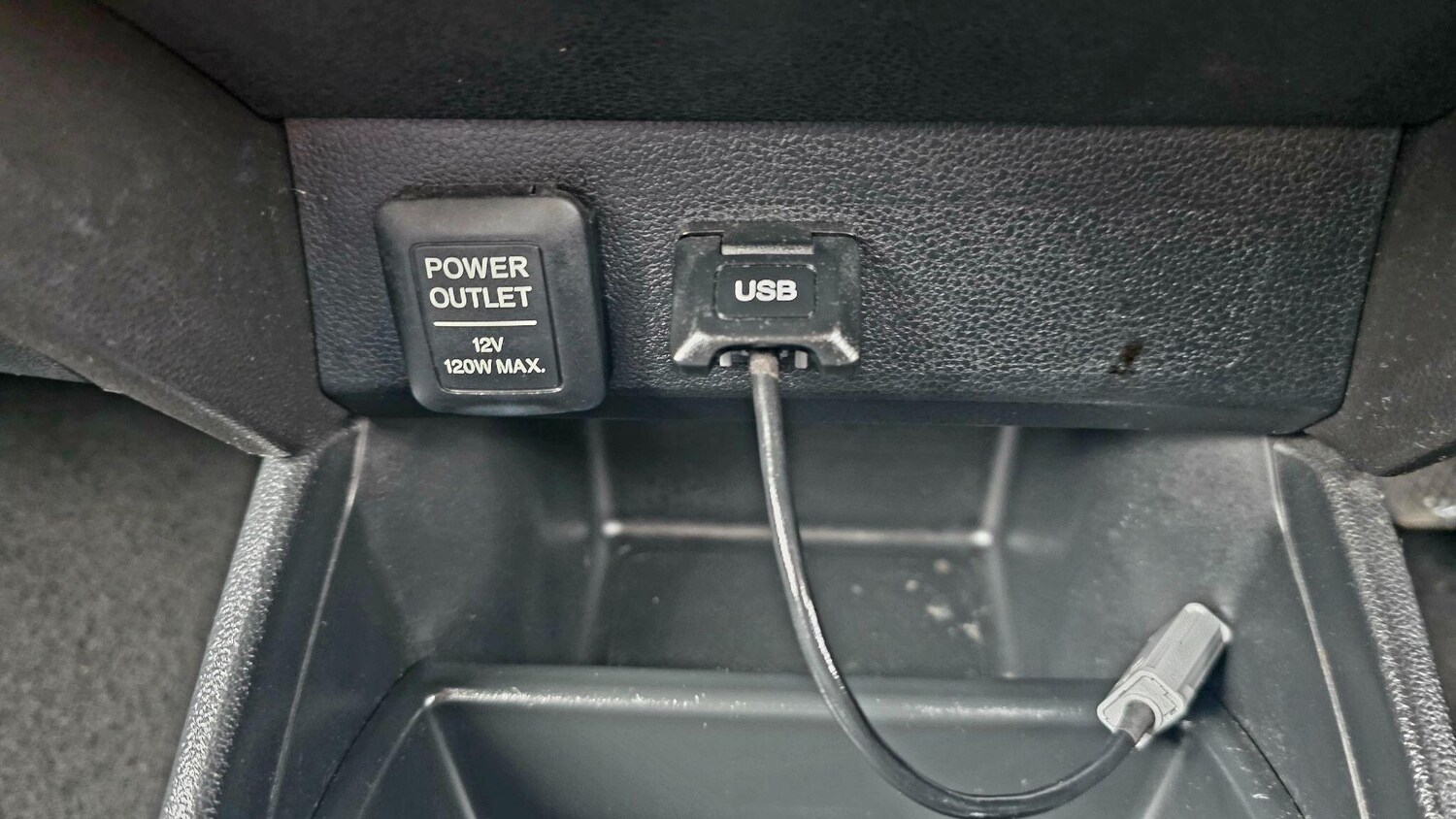 Used Honda Jazz 2014 for sale - 77400847: Photo 27