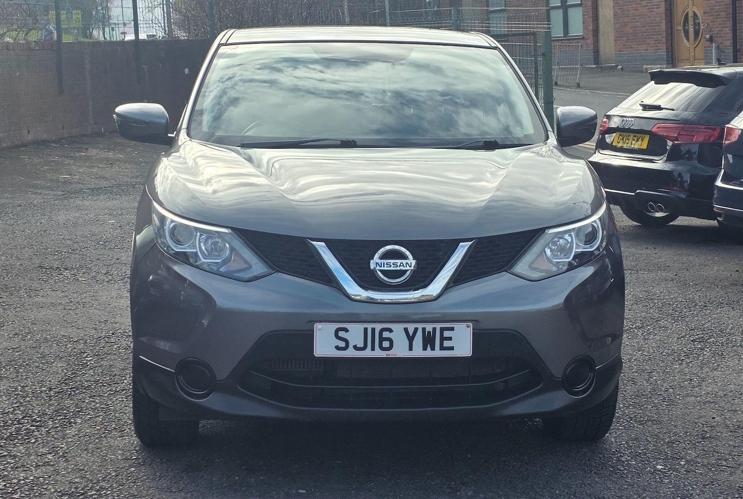 Used Nissan Qashqai for sale - 78100361: Photo 2